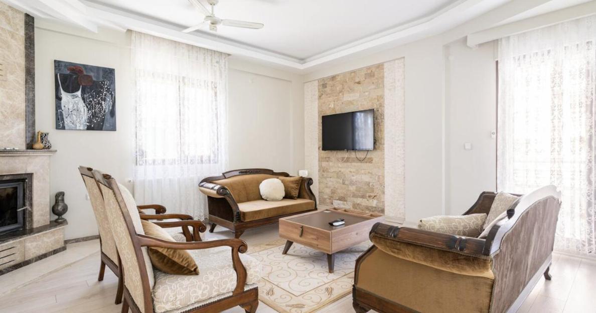 Вілла Comfortable With Garden In “urla Iskele” Урла